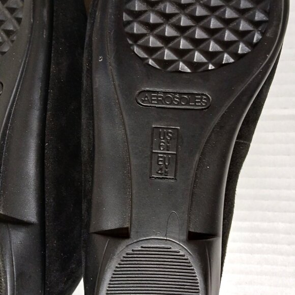 Aerosoles Black Suede Slip on Shoes with Logo Gold Design in size 6.5 - Picture 5 of 8